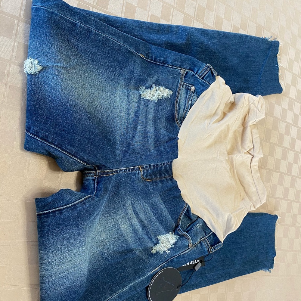 NWT Articles Of Society Size 28 (8) X 28 Maternity Jeans Step Hem Skinny Distres